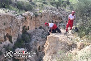 فرد گرفتار شده در کوه های صعب العبور هفت چاه نجات یافت + عکس